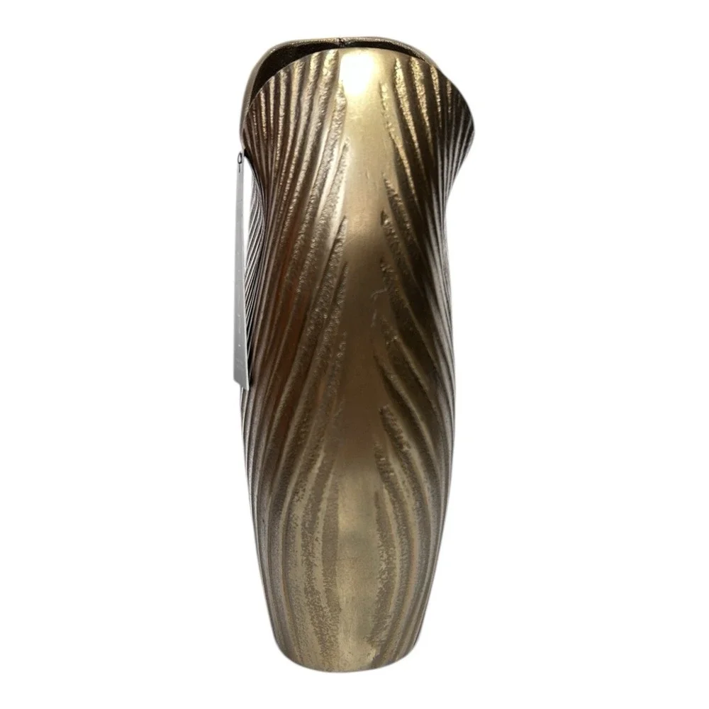 TAHARI HOME 13